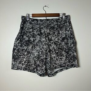 Lululemon XL Black White Abstract Print Athletic Shorts Gym Workout Running